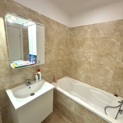 Location d’un appartement récent et confortable de 2 pièces, quartier Chiajna, Bucarest, Roumanie